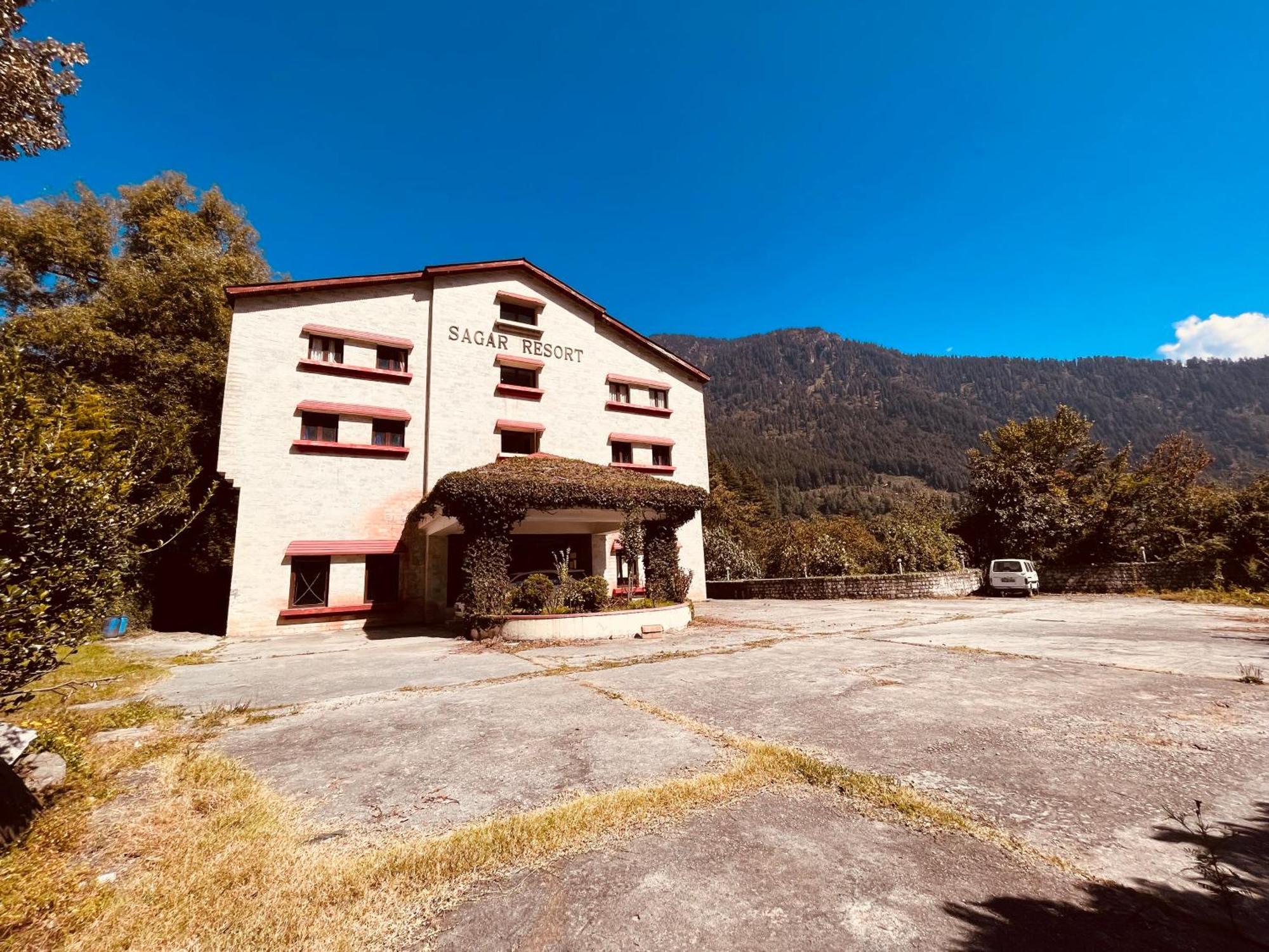 Sagar Resort !! Mountain View ! Luxury Stay ! Family Resort ! Private Parking ! Near Mall Road Manāli エクステリア 写真