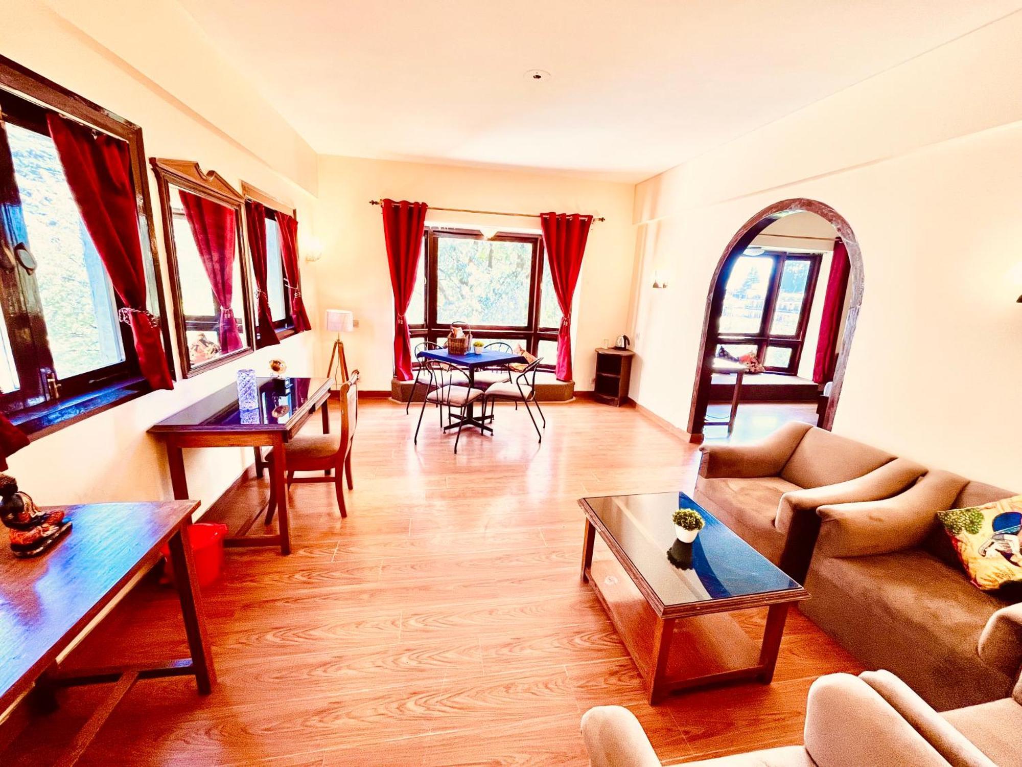 Sagar Resort !! Mountain View ! Luxury Stay ! Family Resort ! Private Parking ! Near Mall Road Manāli エクステリア 写真