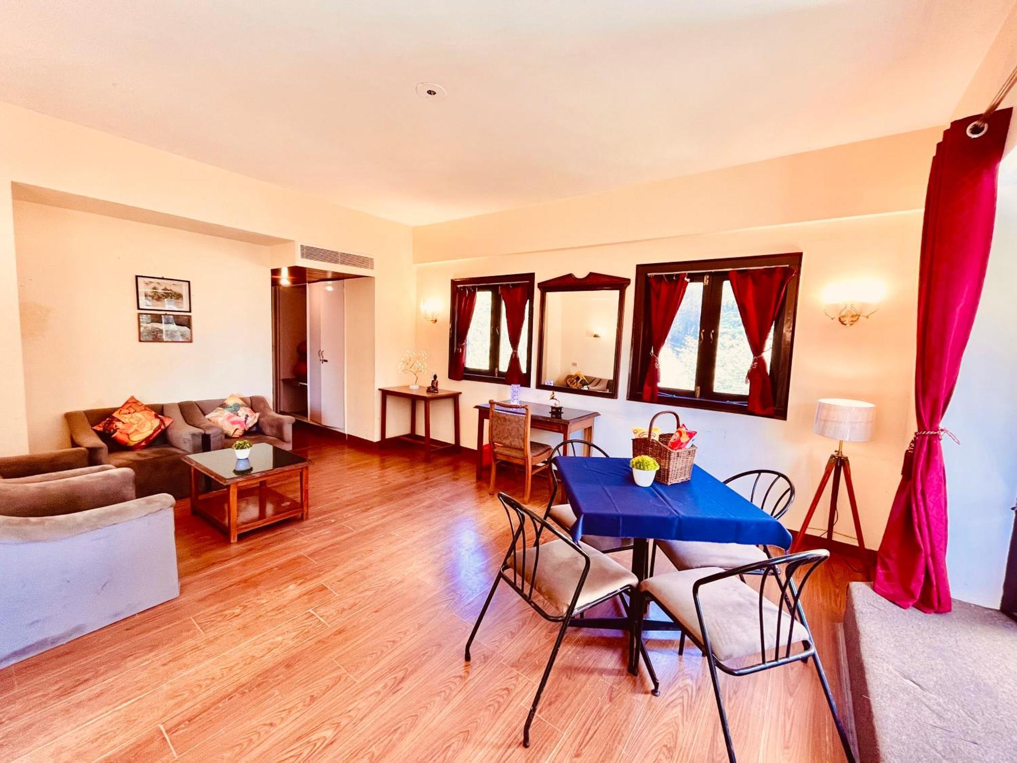 Sagar Resort !! Mountain View ! Luxury Stay ! Family Resort ! Private Parking ! Near Mall Road Manāli エクステリア 写真