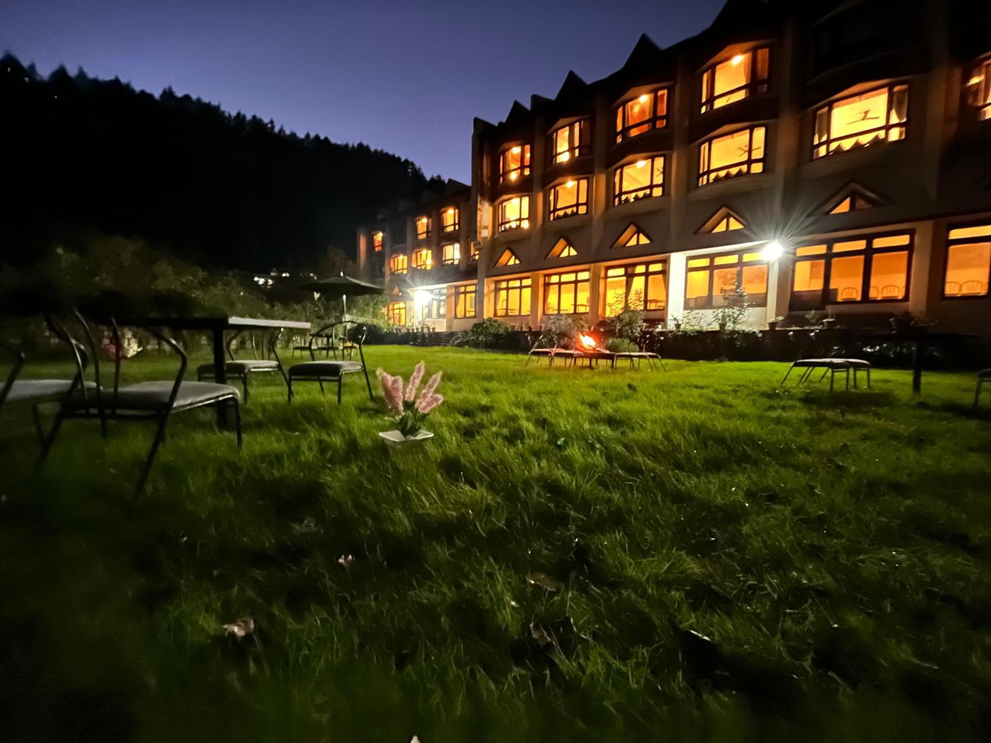 Sagar Resort !! Mountain View ! Luxury Stay ! Family Resort ! Private Parking ! Near Mall Road Manāli エクステリア 写真